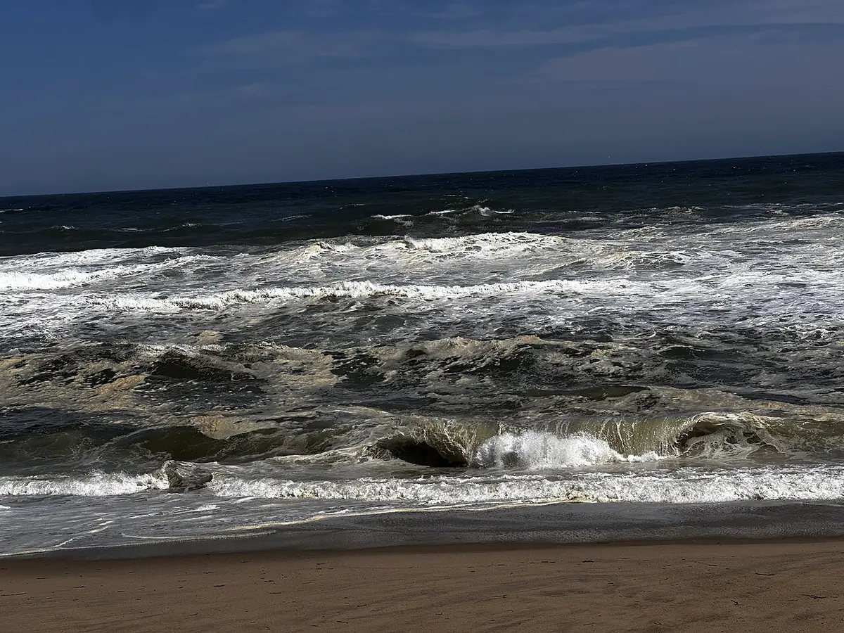 Heavy surf near Newcomb Hollow Beach, Wellfleet