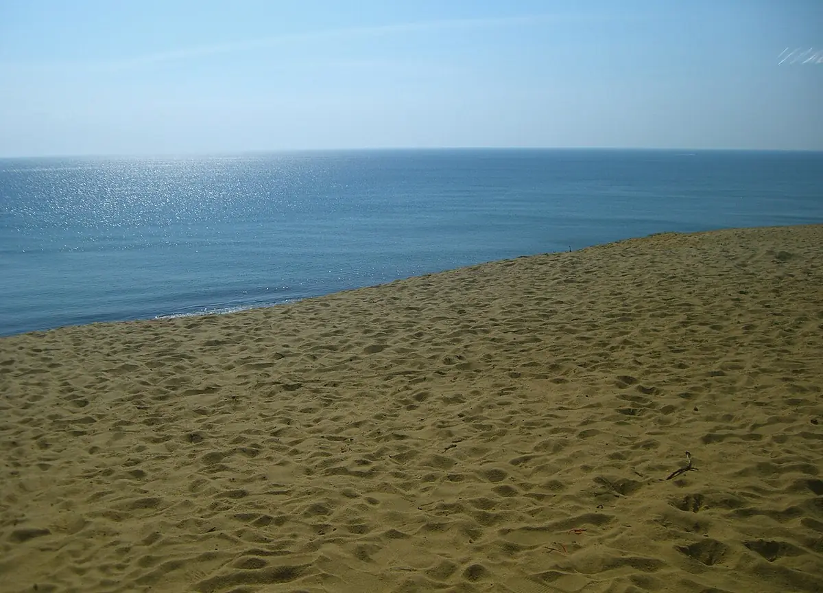 Ocean-side dune and sand at White Crest Beach, Wellfleet