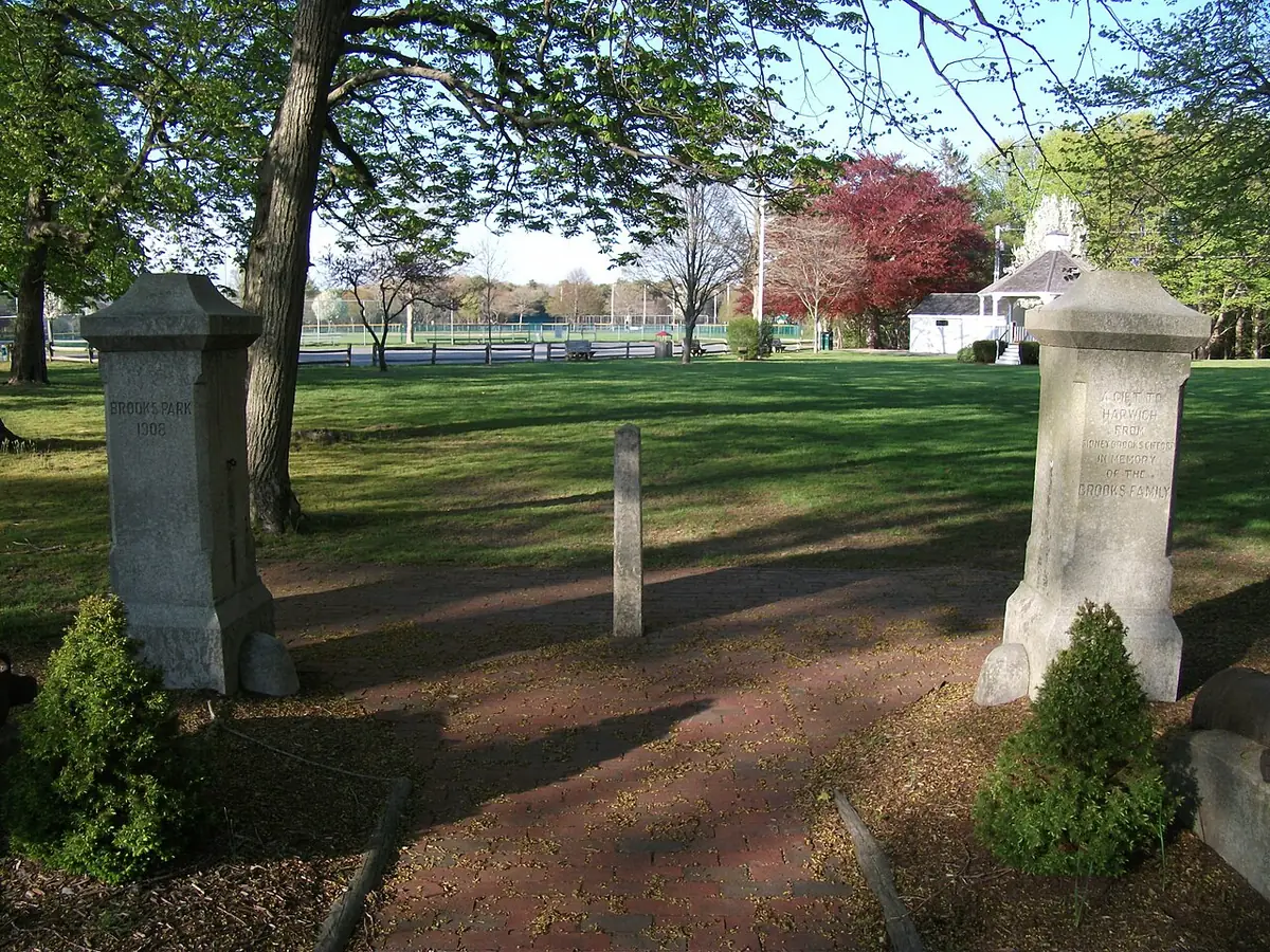 Street scene in Harwich, Massachusetts