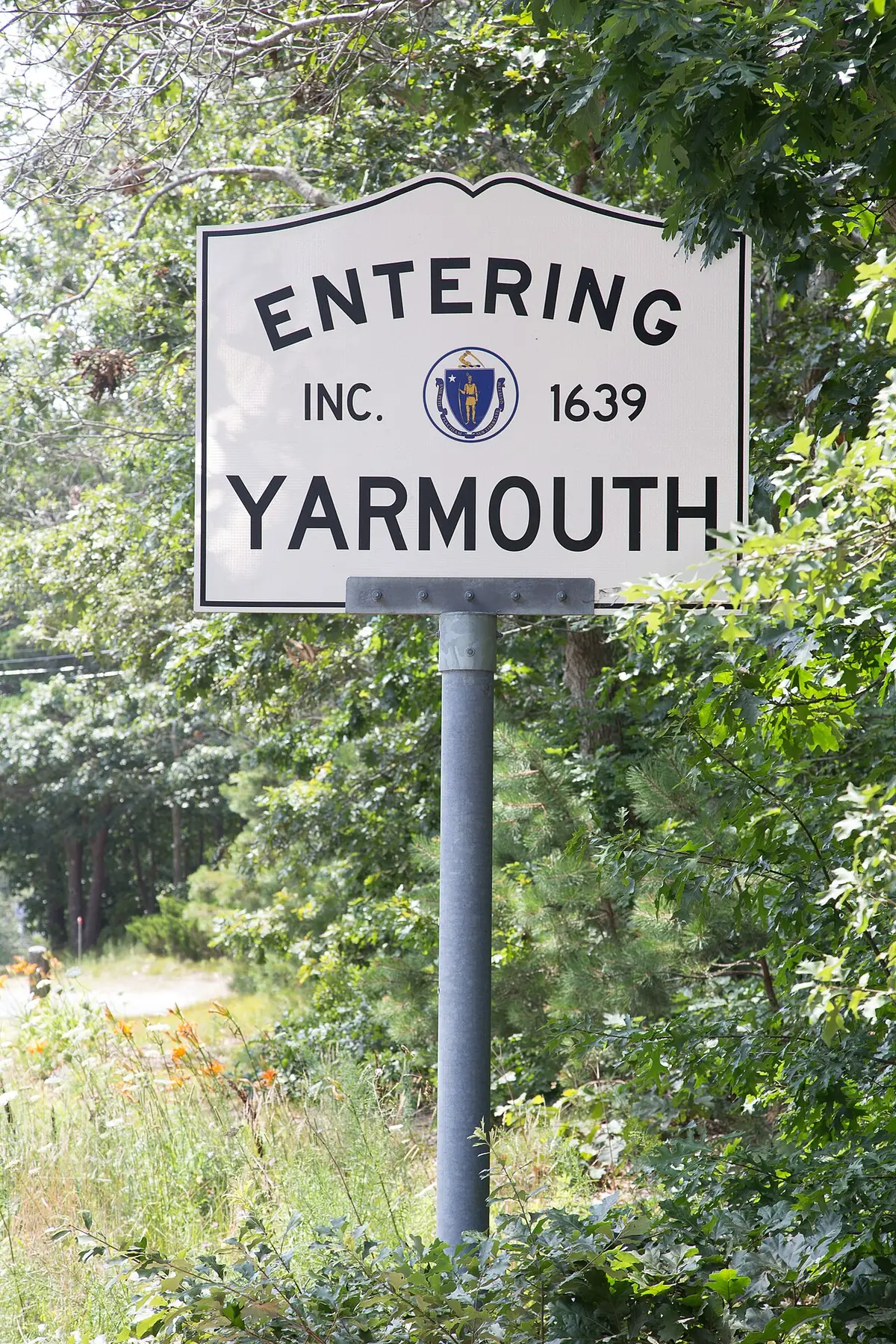Town of Yarmouth welcome sign